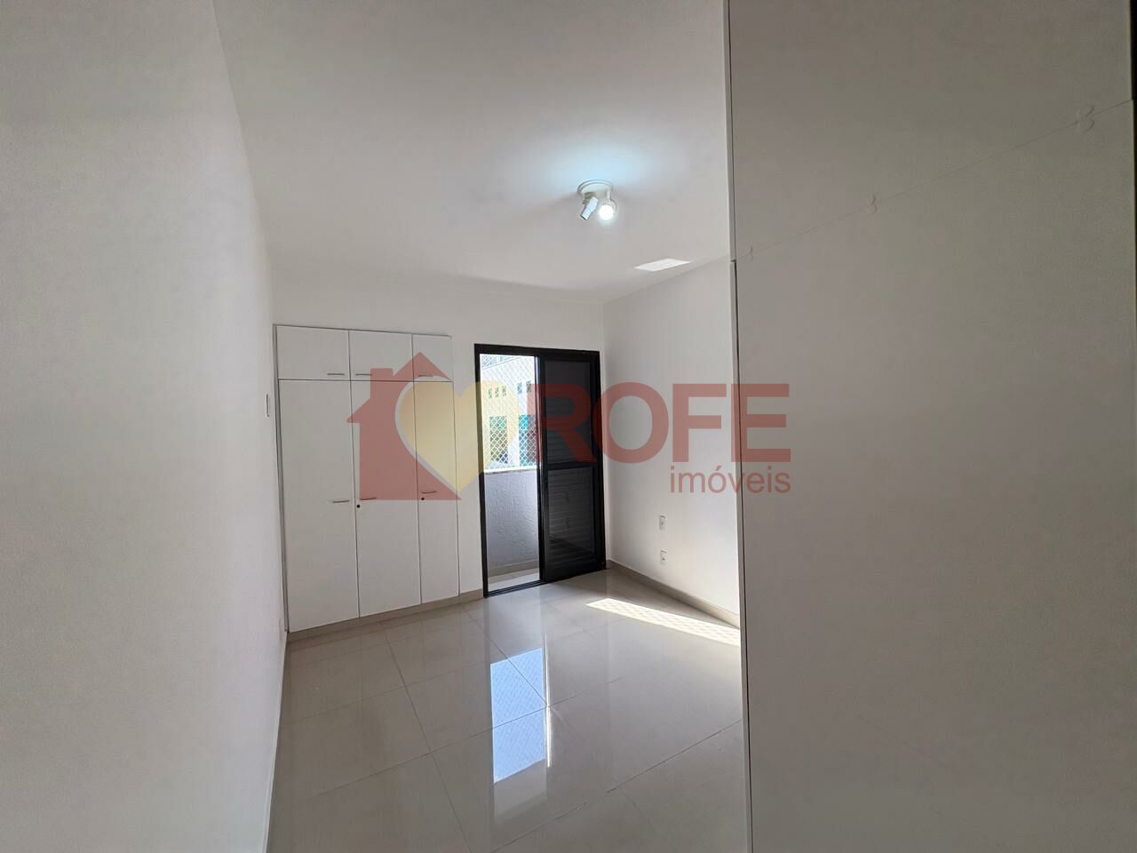 Foto 9 - RF15300