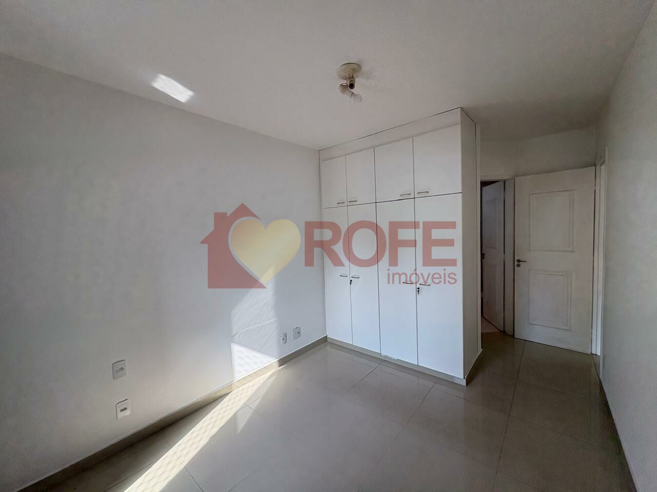 Foto 4 - RF15300