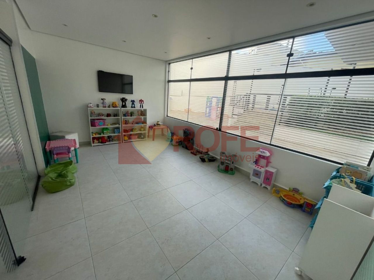 Foto 38 - RF24402