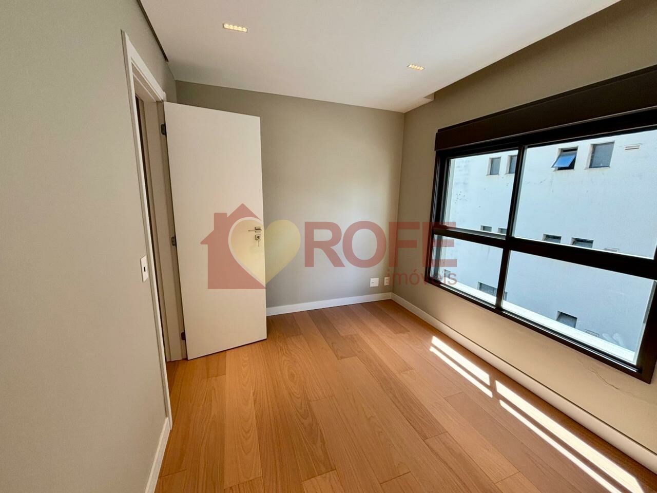 Foto 5 - RF27190