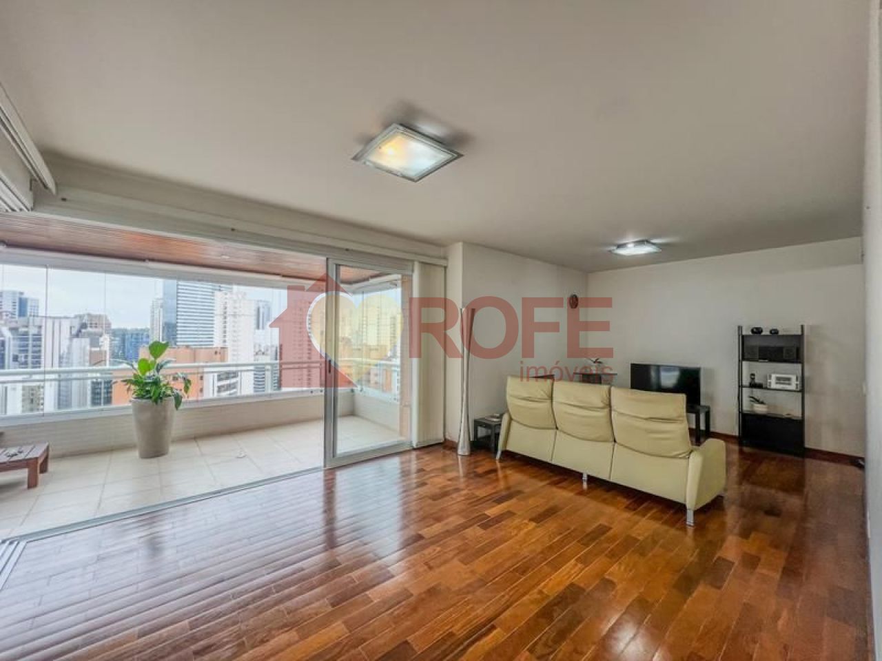 Foto 4 - RF33293