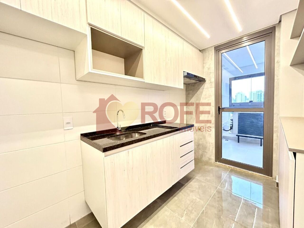 Foto 5 - RF37908