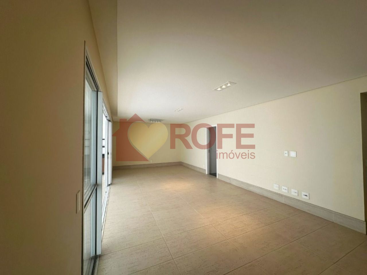 Foto 5 - RF38635