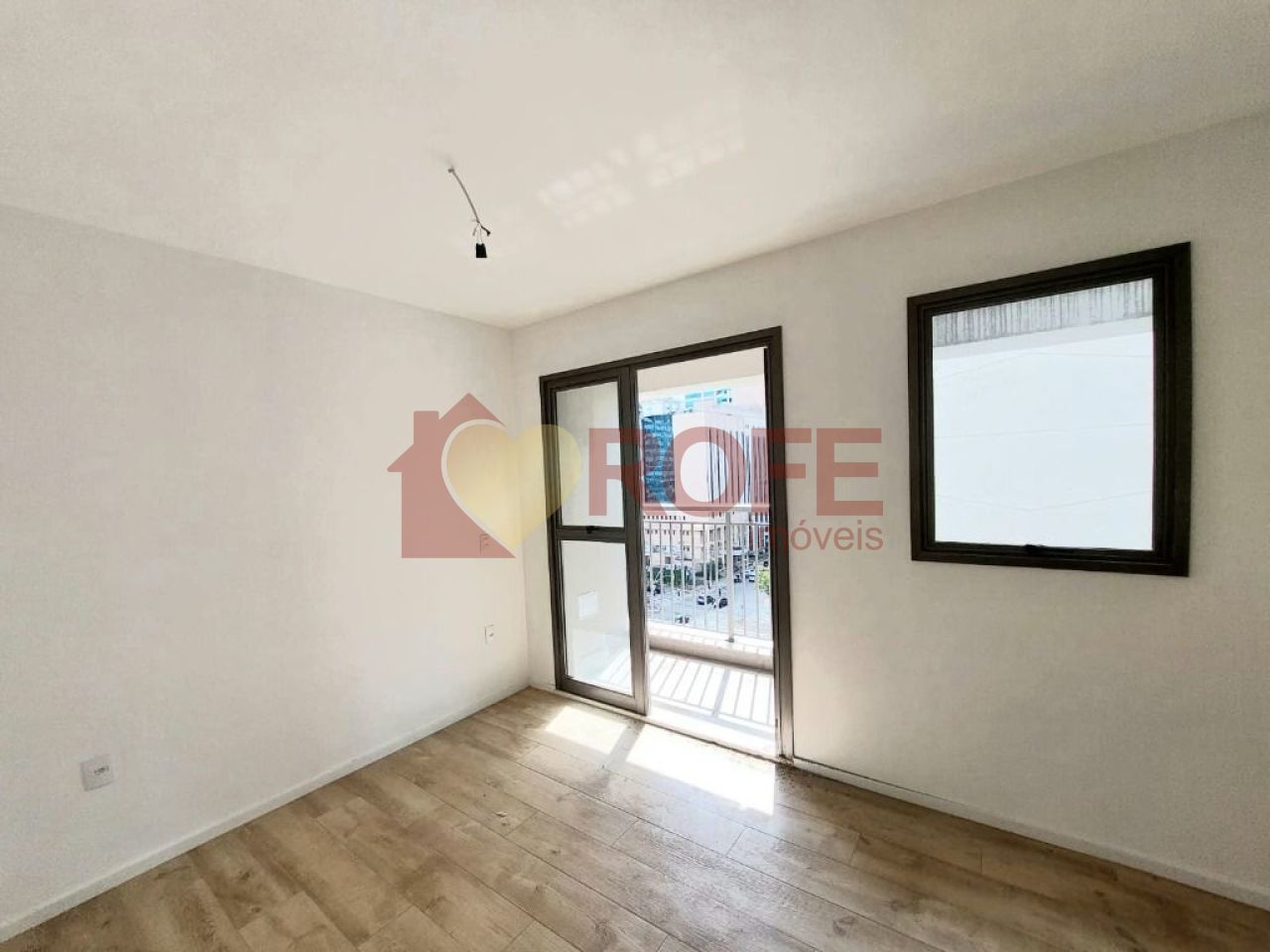 Foto 3 - RF40428