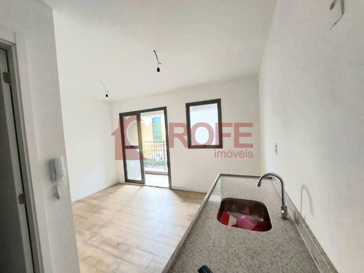 Foto 7 - RF40428