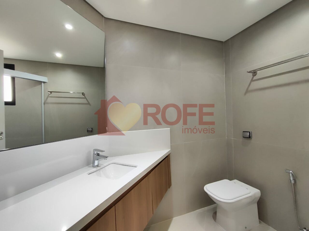 Foto 28 - RF40517