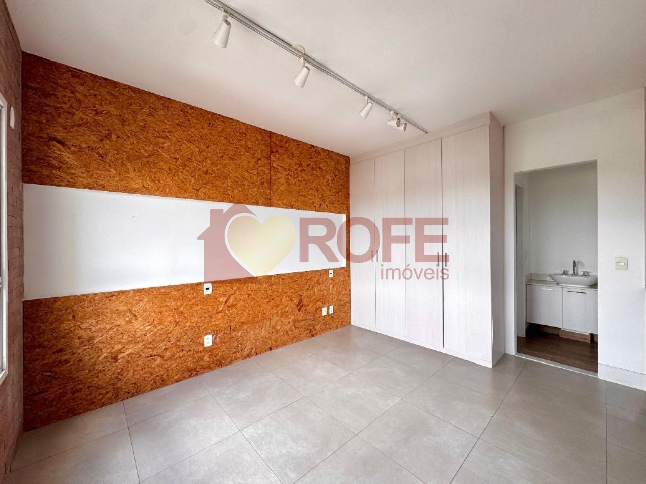 Foto 5 - RF40652