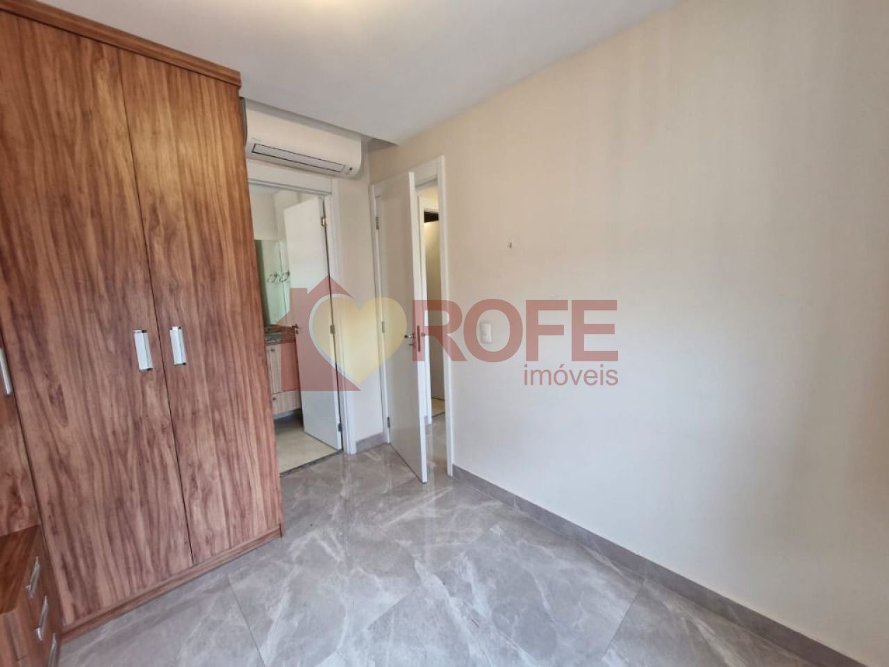 Foto 14 - RF40710