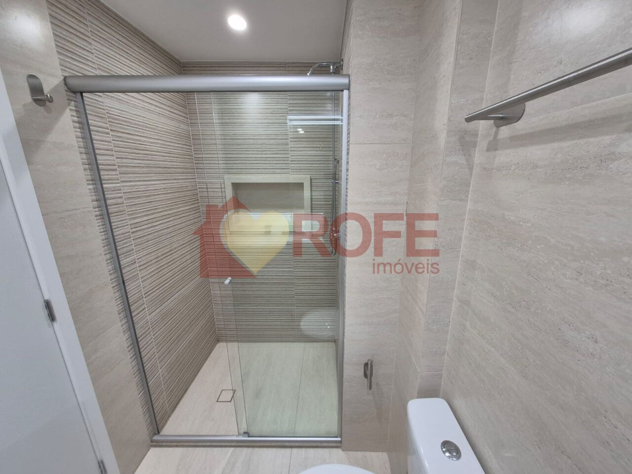 Foto 8 - RF40833
