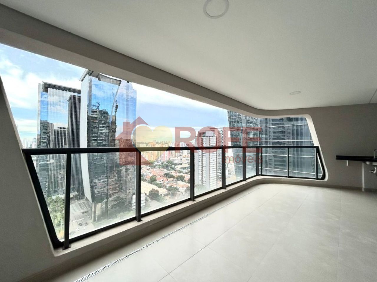 Foto 2 - RF41806