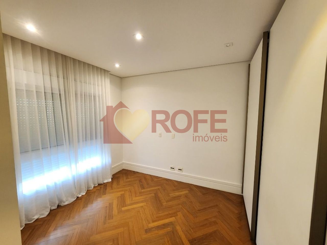 Foto 25 - RF41900