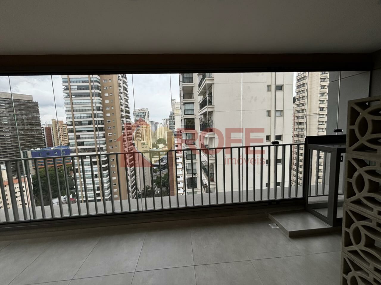 Foto 5 - RF42815