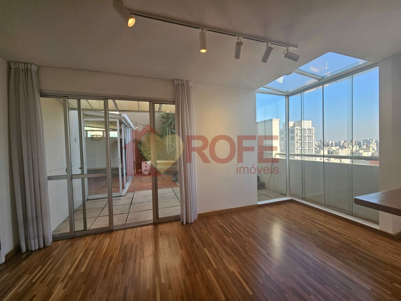Foto 2 - RF43594