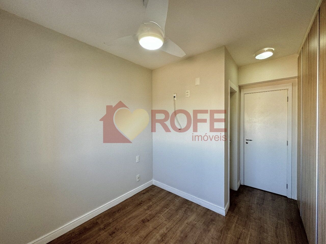 Foto 4 - RF44057