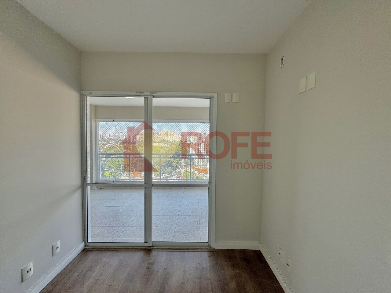 Foto 6 - RF44057