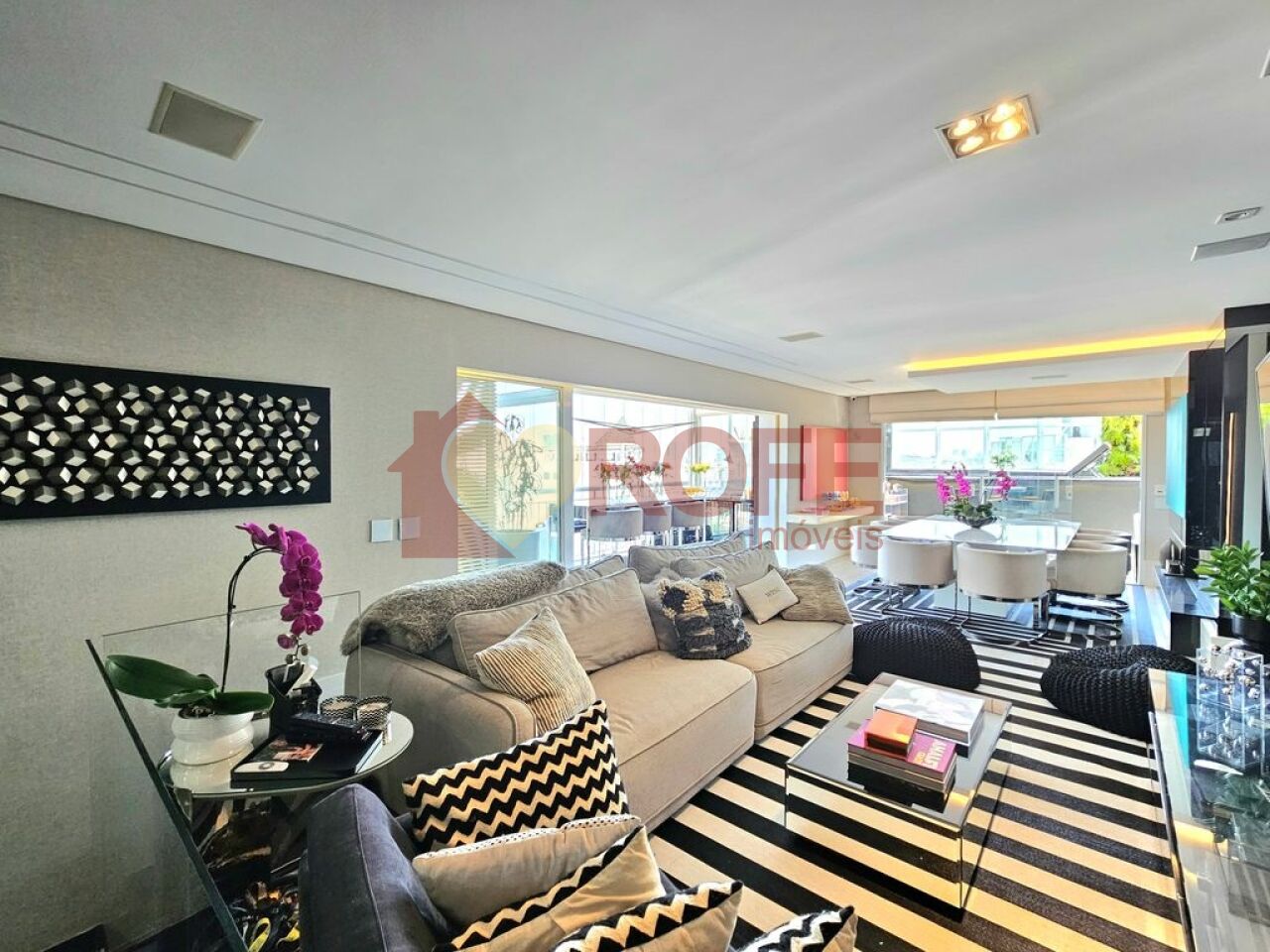 Foto 8 - RF44572