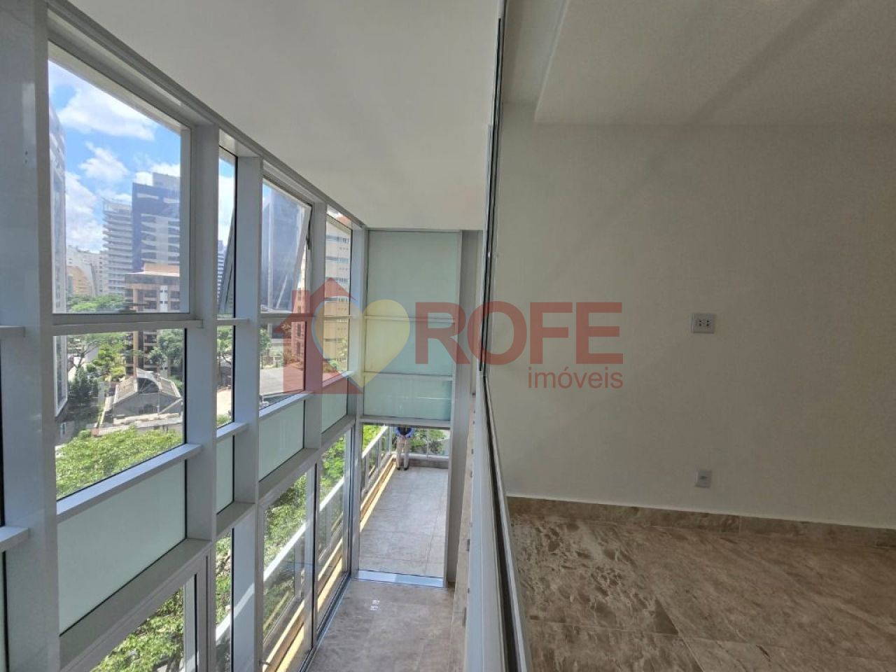 Foto 4 - RF4502