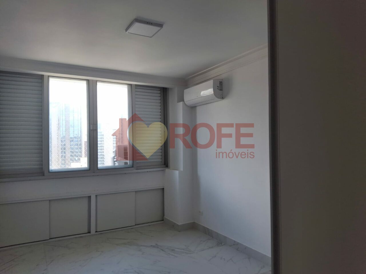 Foto 8 - RF45647