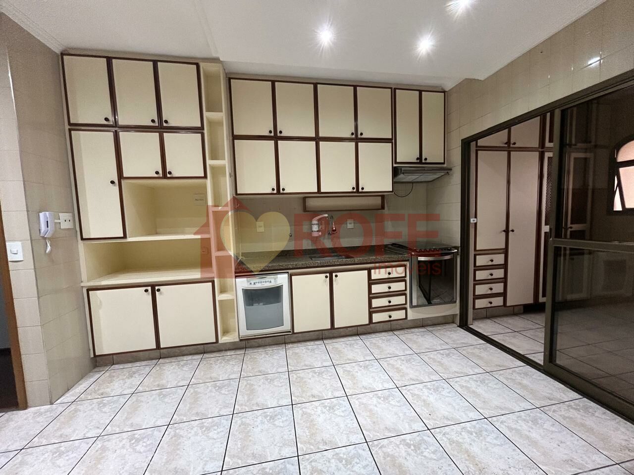 Foto 8 - RF46164