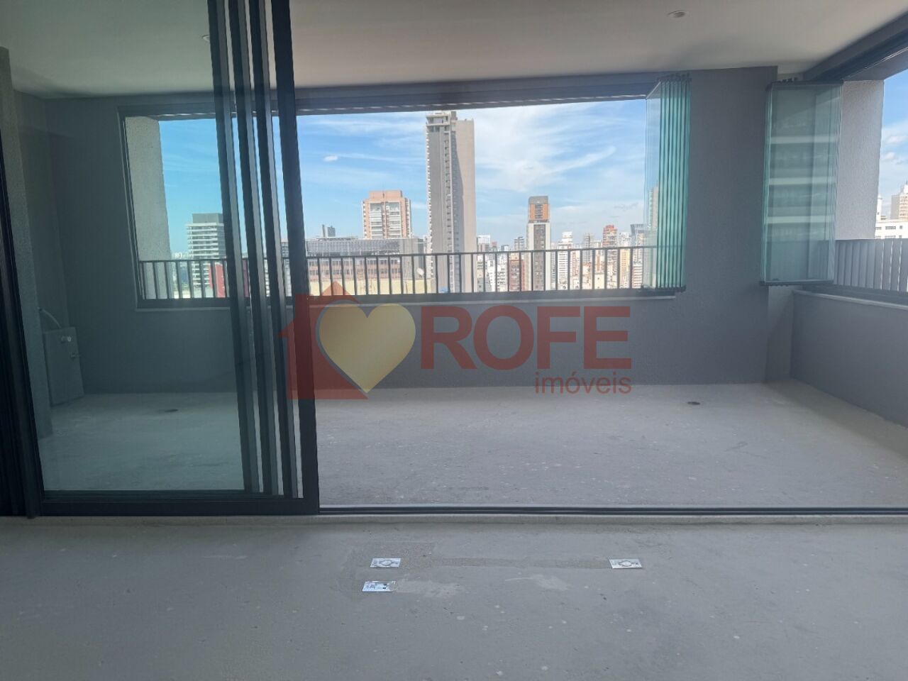 Foto 2 - RF46239