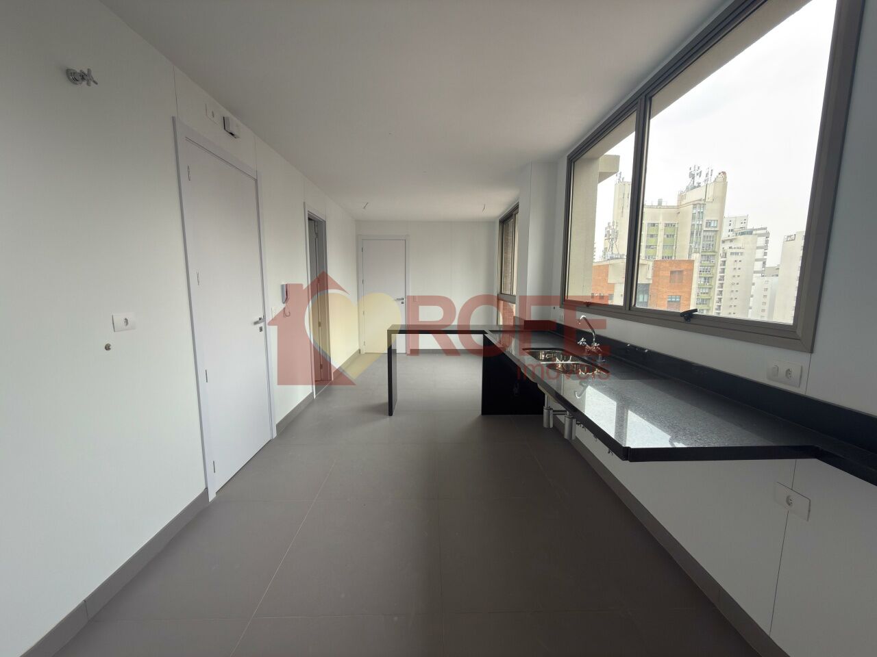 Foto 10 - RF46313