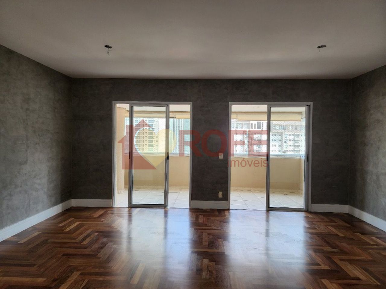 Foto 4 - RF4638