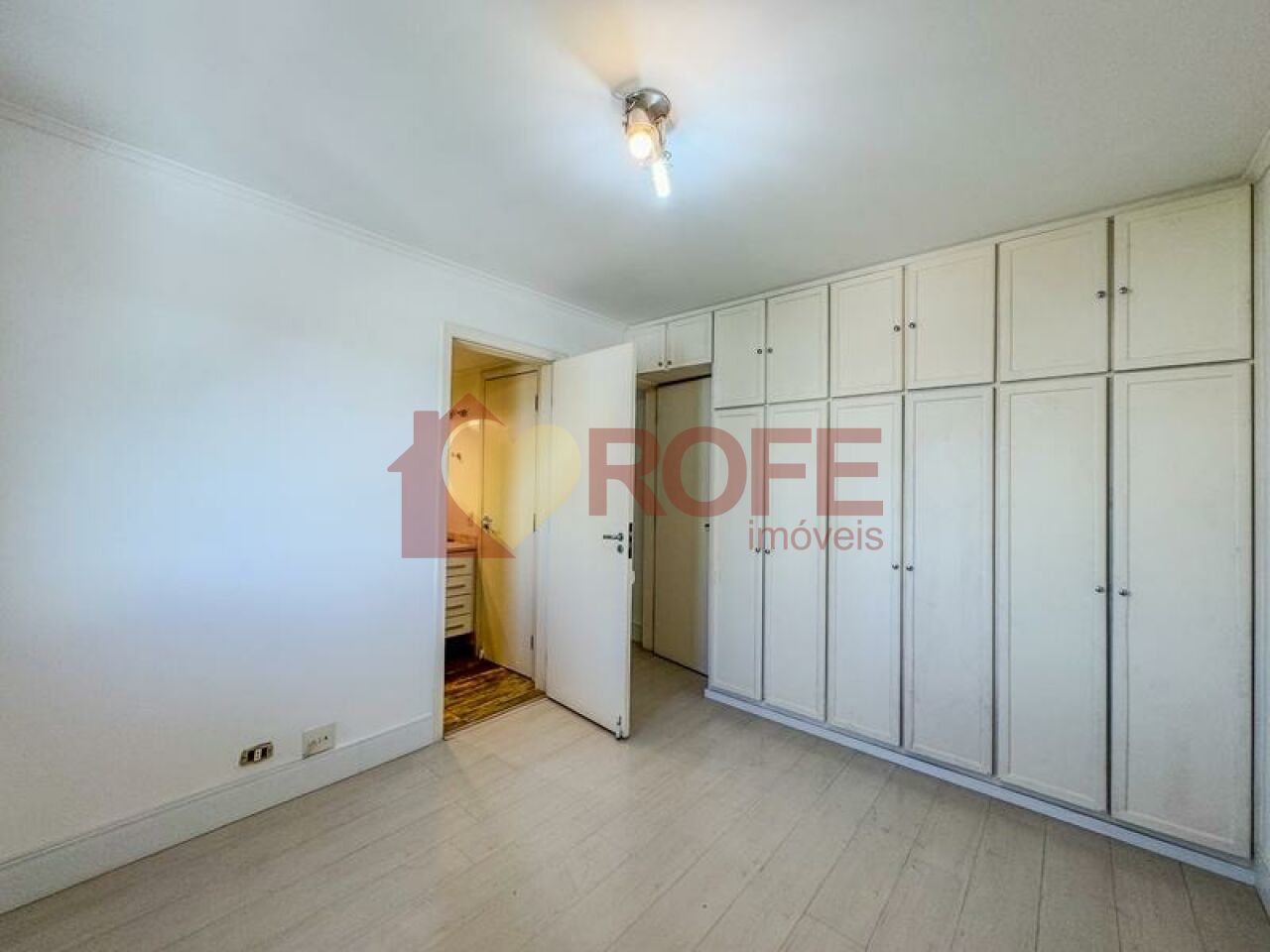 Foto 16 - RF46435