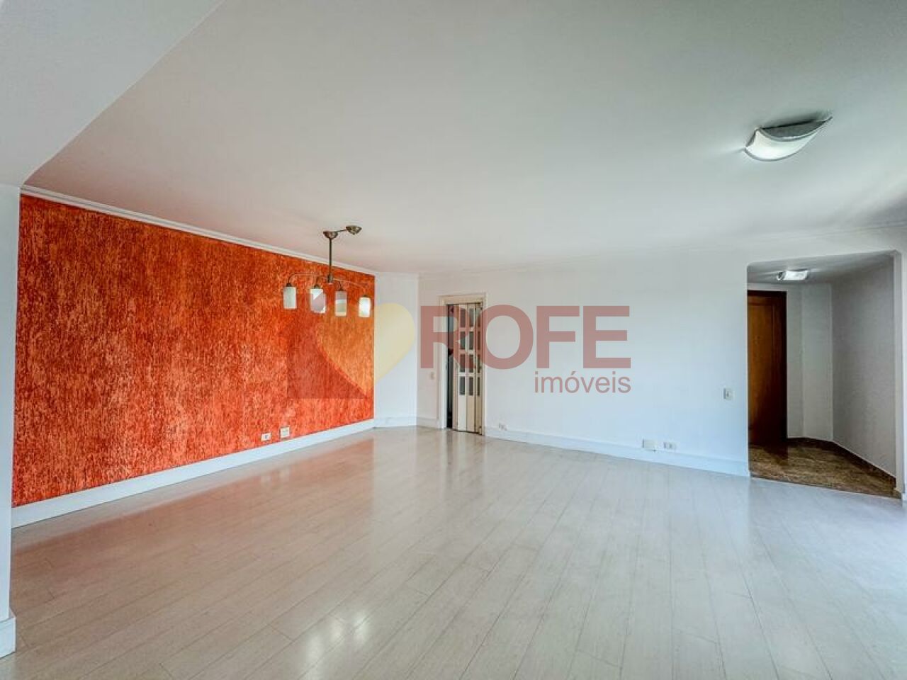 Foto 3 - RF46435