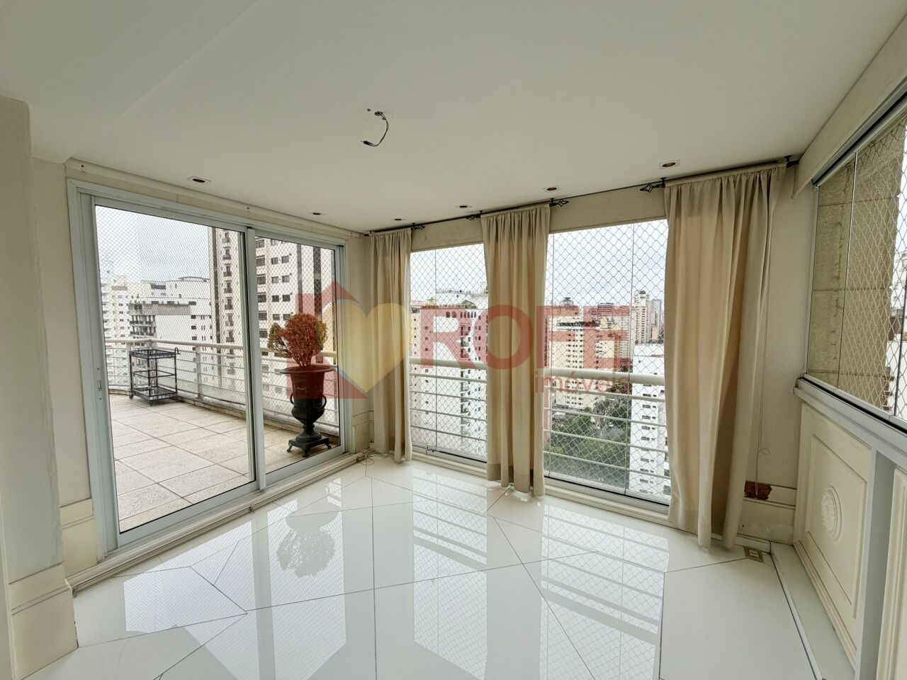 Foto 13 - RF46456