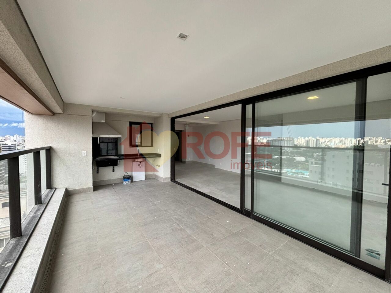 Foto 2 - RF46499