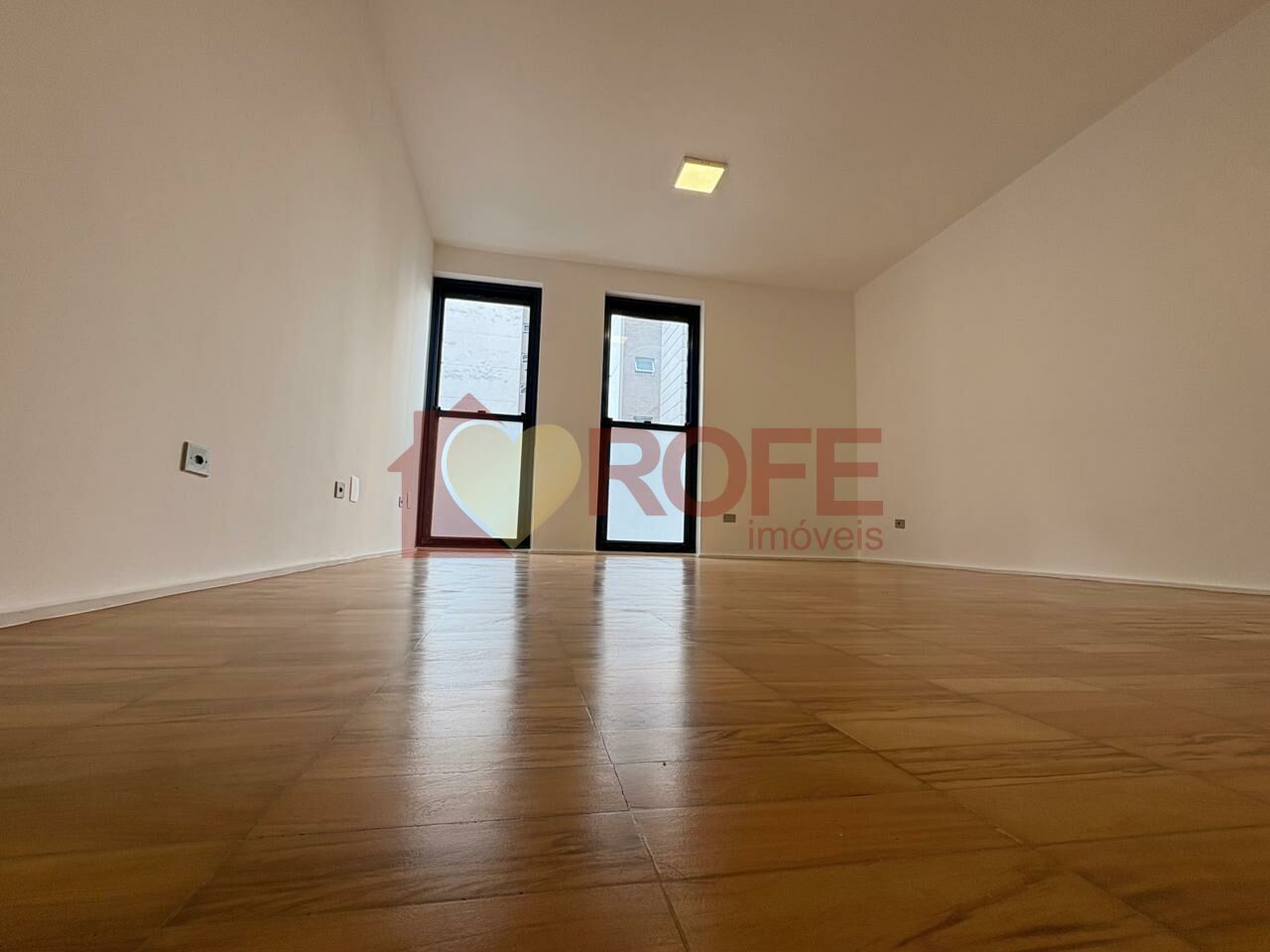 Foto 2 - RF46821