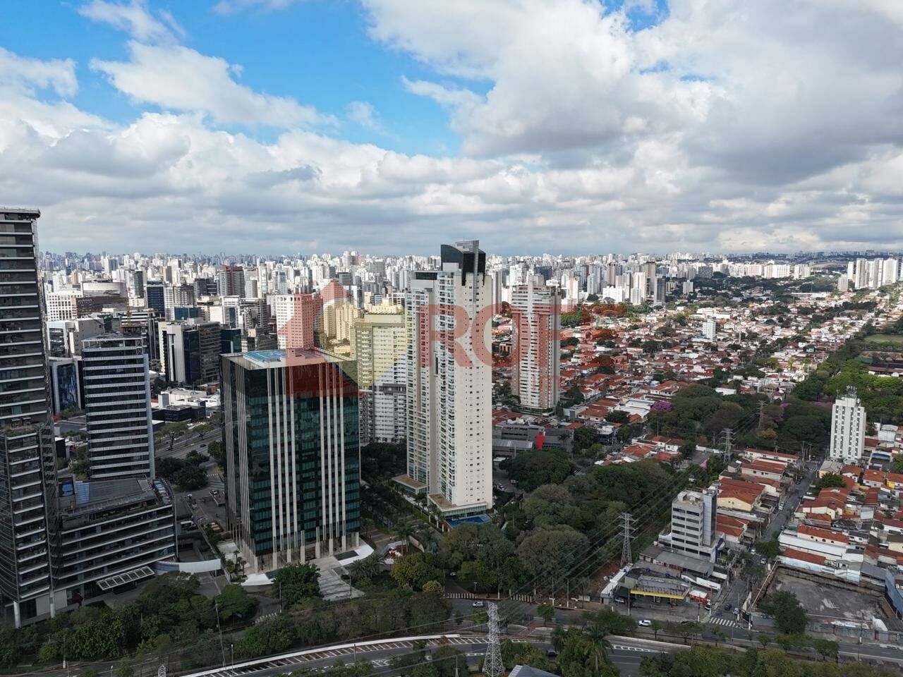 Foto 33 - RF46957