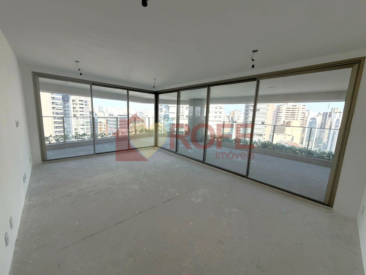 Foto 4 - RF47605