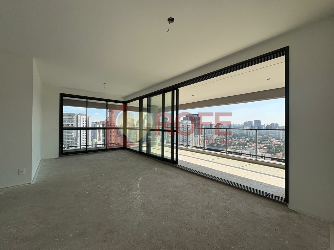 Foto 2 - RF48008