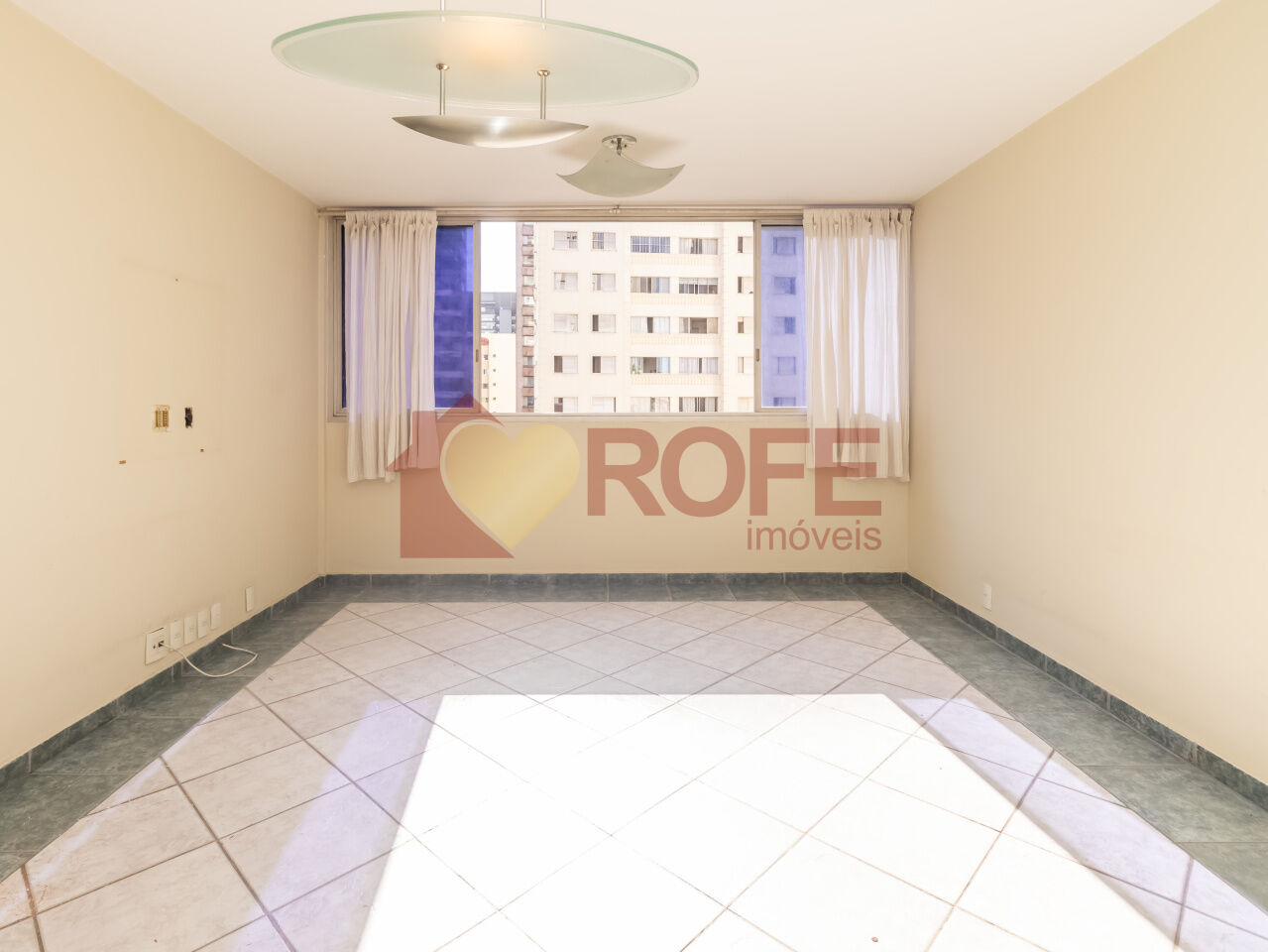 Foto 3 - RF48633