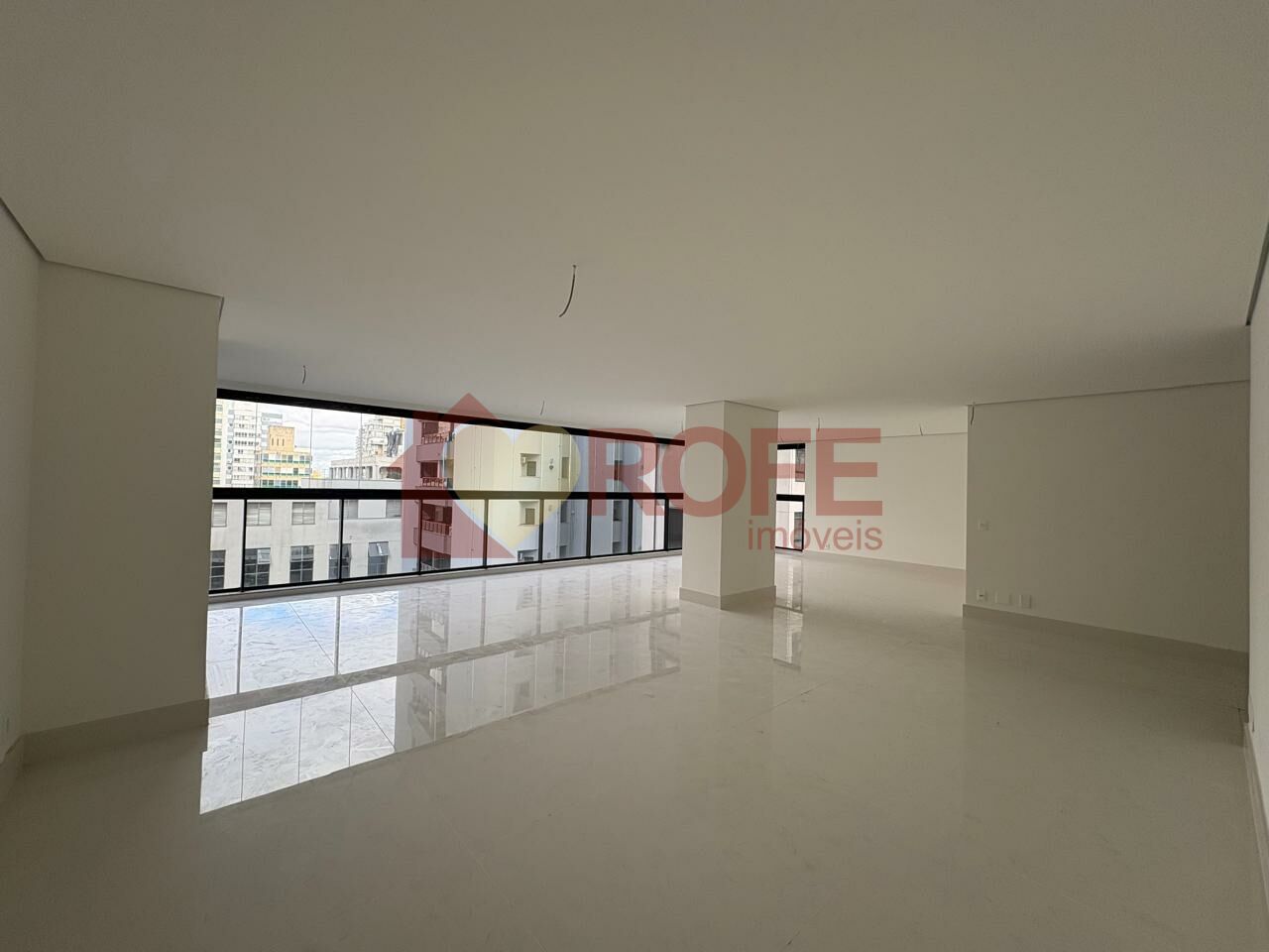 Foto 3 - RF48726