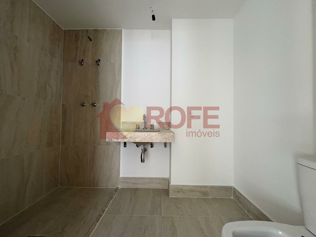 Foto 3 - RF48727