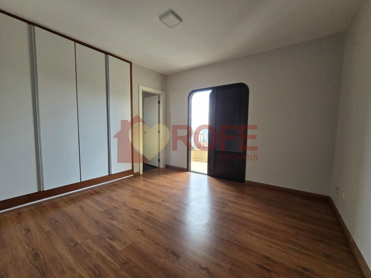 Foto 13 - RF48786