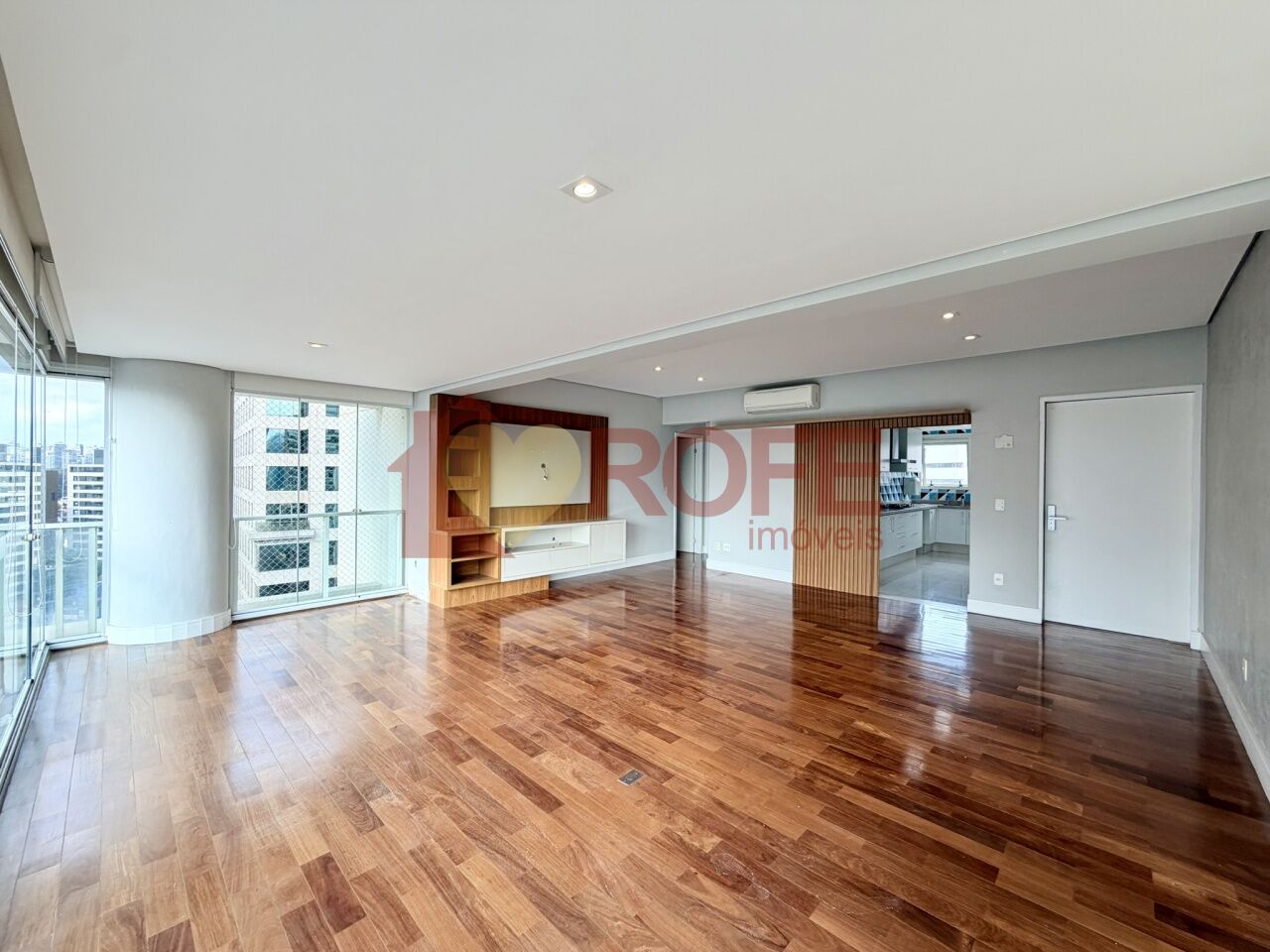 Foto 3 - RF48998
