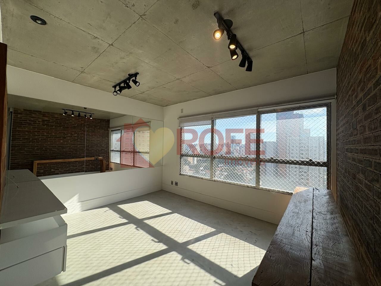 Foto 4 - RF49077