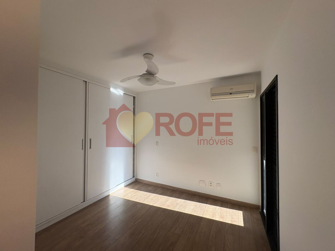 Foto 25 - RF49143