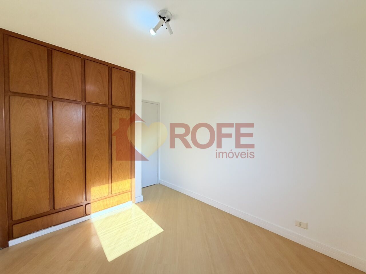 Foto 9 - RF49324