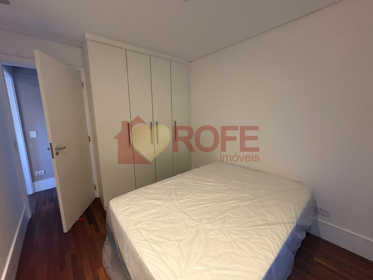 Foto 8 - RF49329
