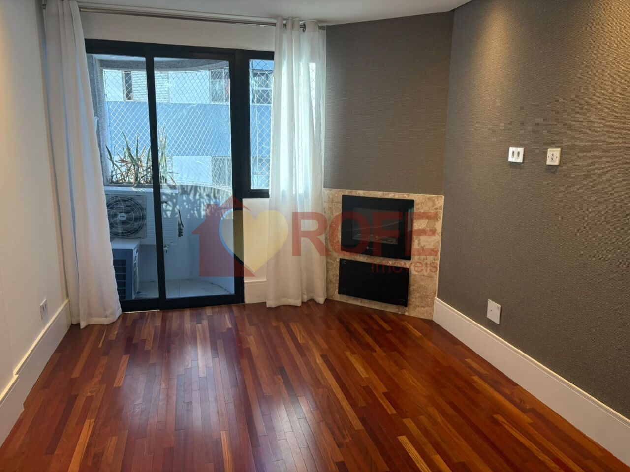 Foto 6 - RF49329