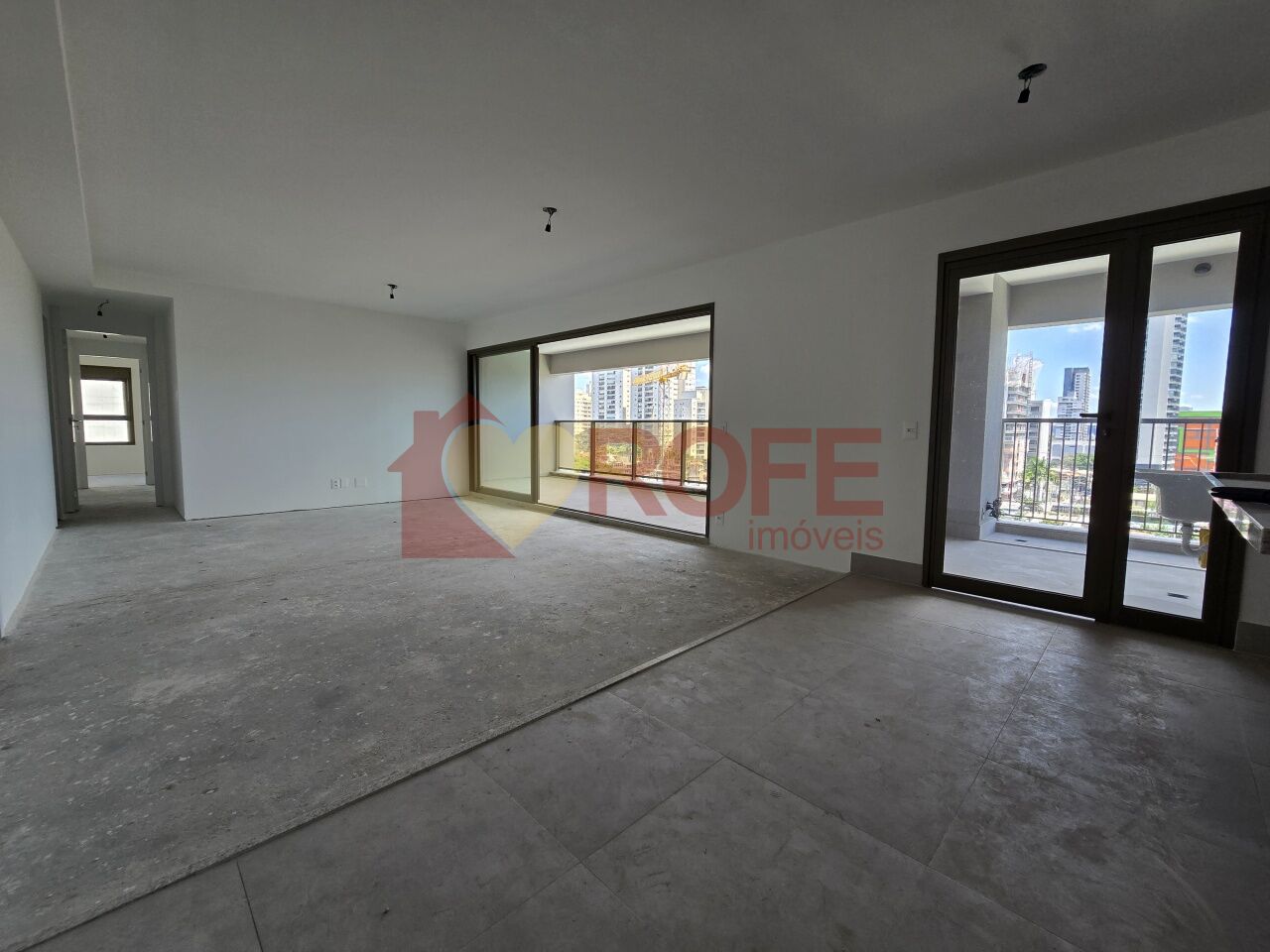 Foto 3 - RF49356
