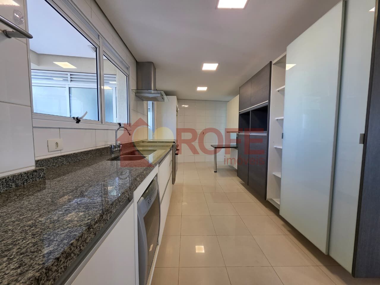 Foto 17 - RF49357