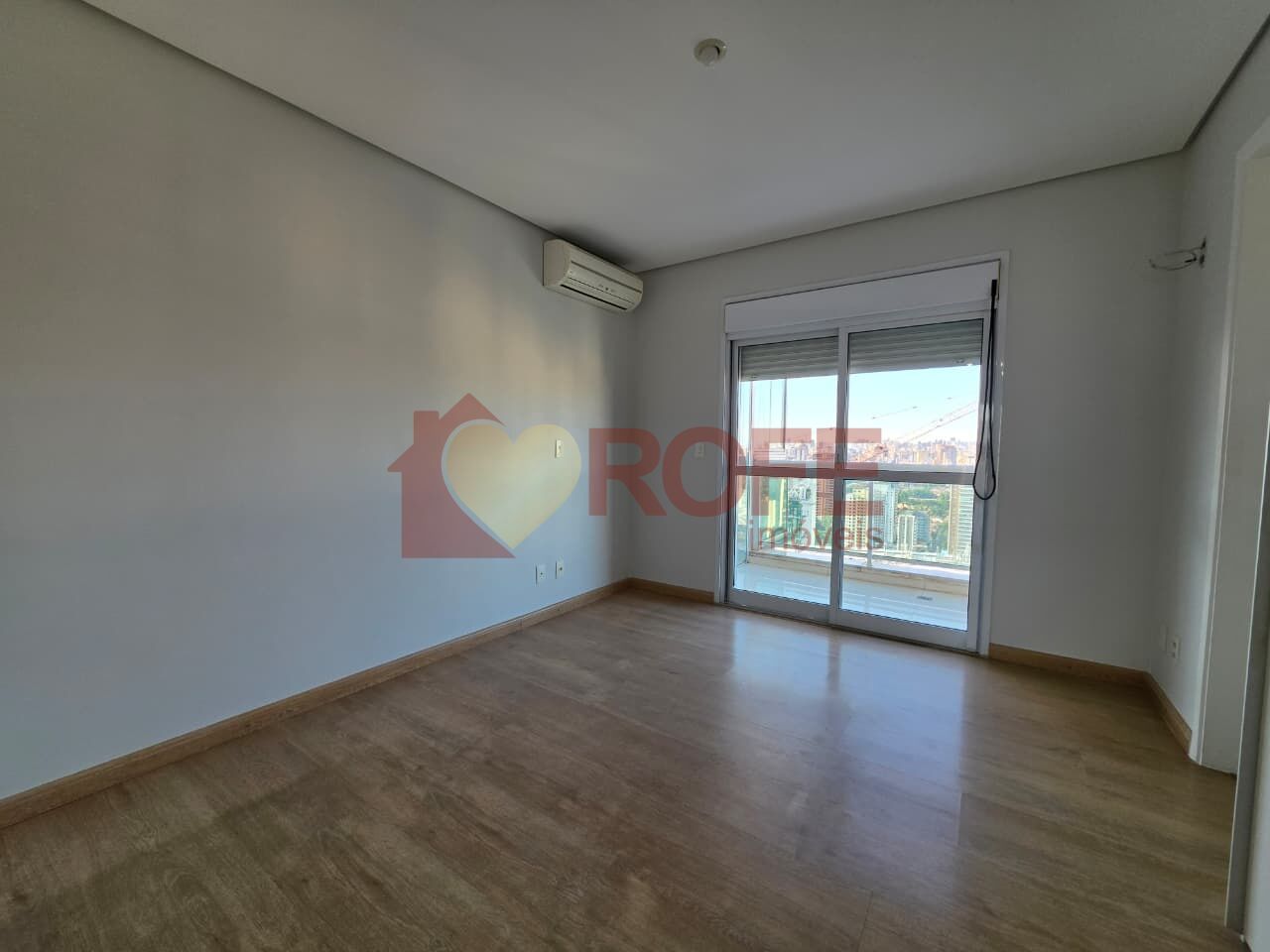 Foto 25 - RF49357