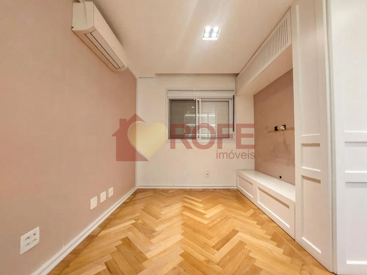 Foto 8 - RF49488