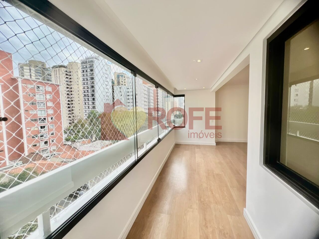 Foto 7 - RF49649