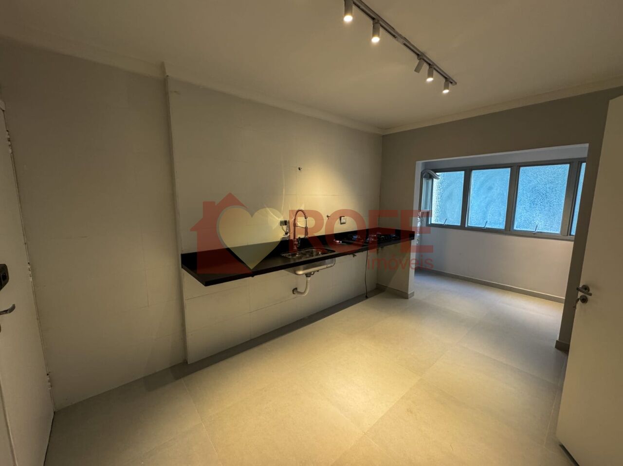 Foto 5 - RF49752